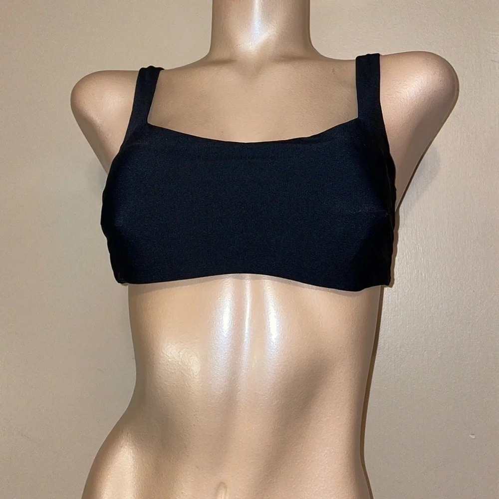 Athleta women’s bikini top 38B 38C bathing suit underwire black swim support